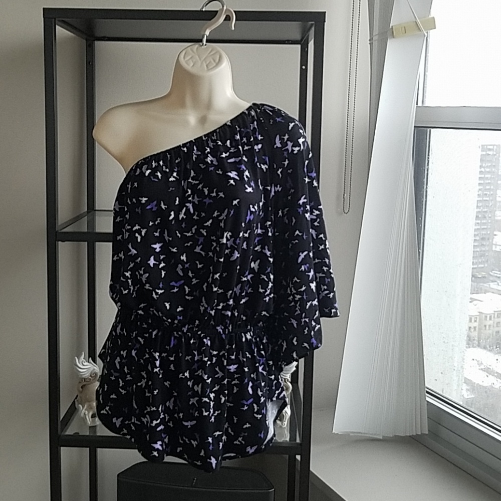 One shoulder spring top bird print